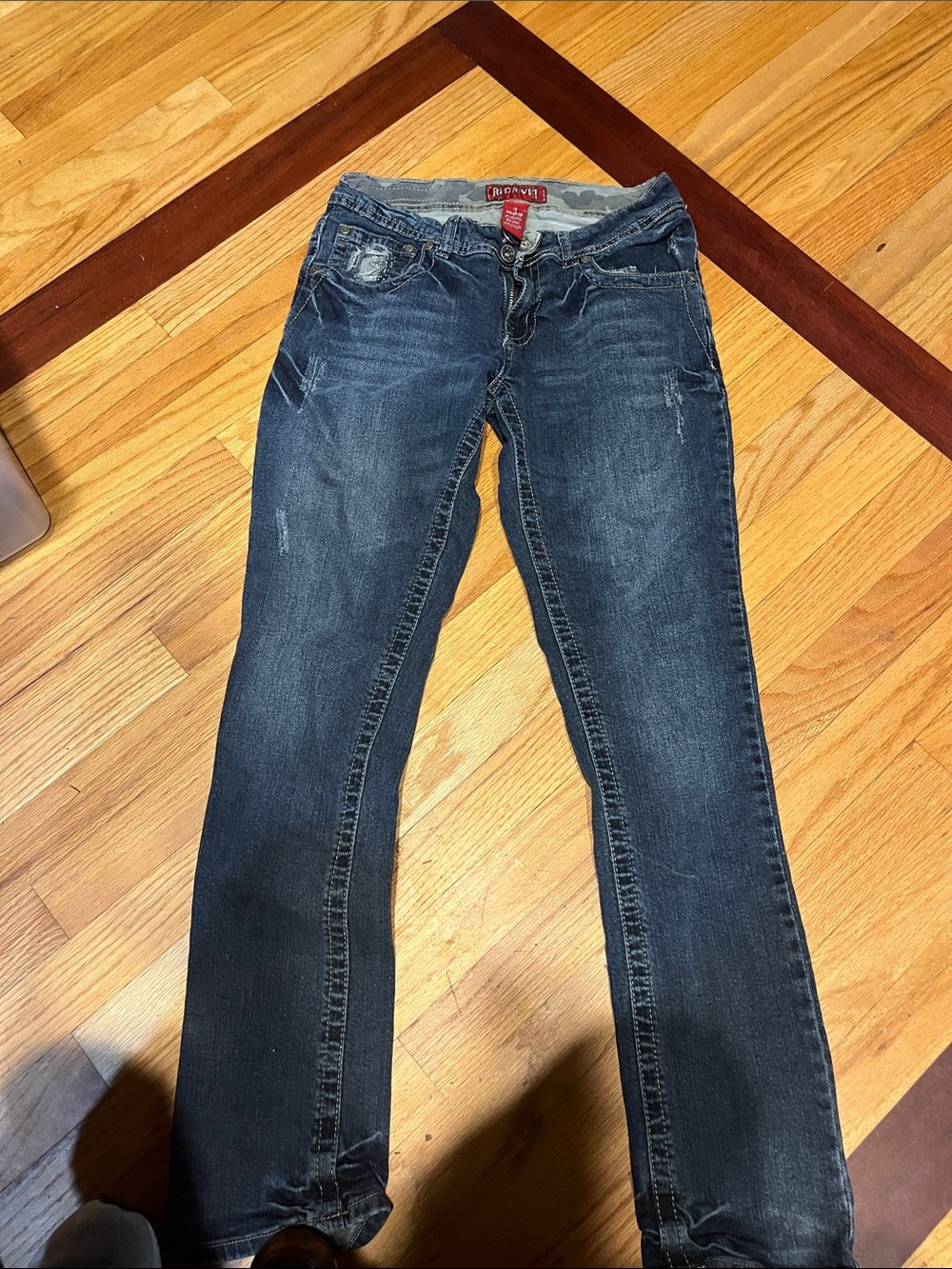 Women's Skinny Jeans in Dark Blue Wash